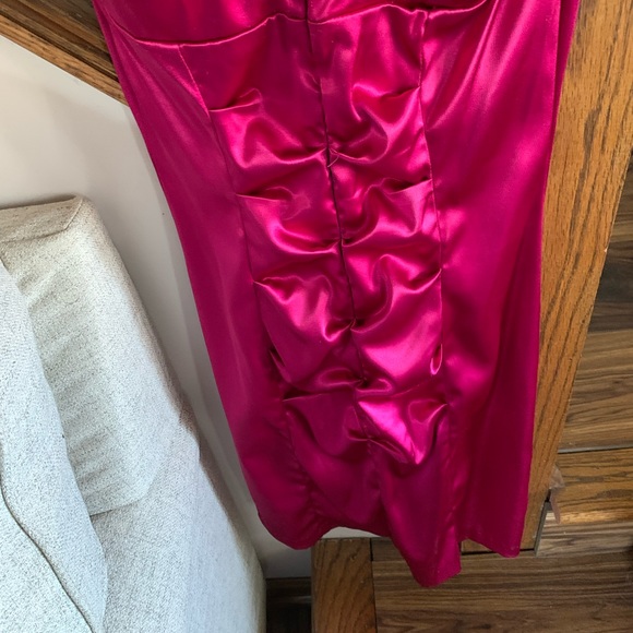 Strapless, Size 3/4 satin dress, dark pink, super adorable &  in great shape! - Picture 6 of 10